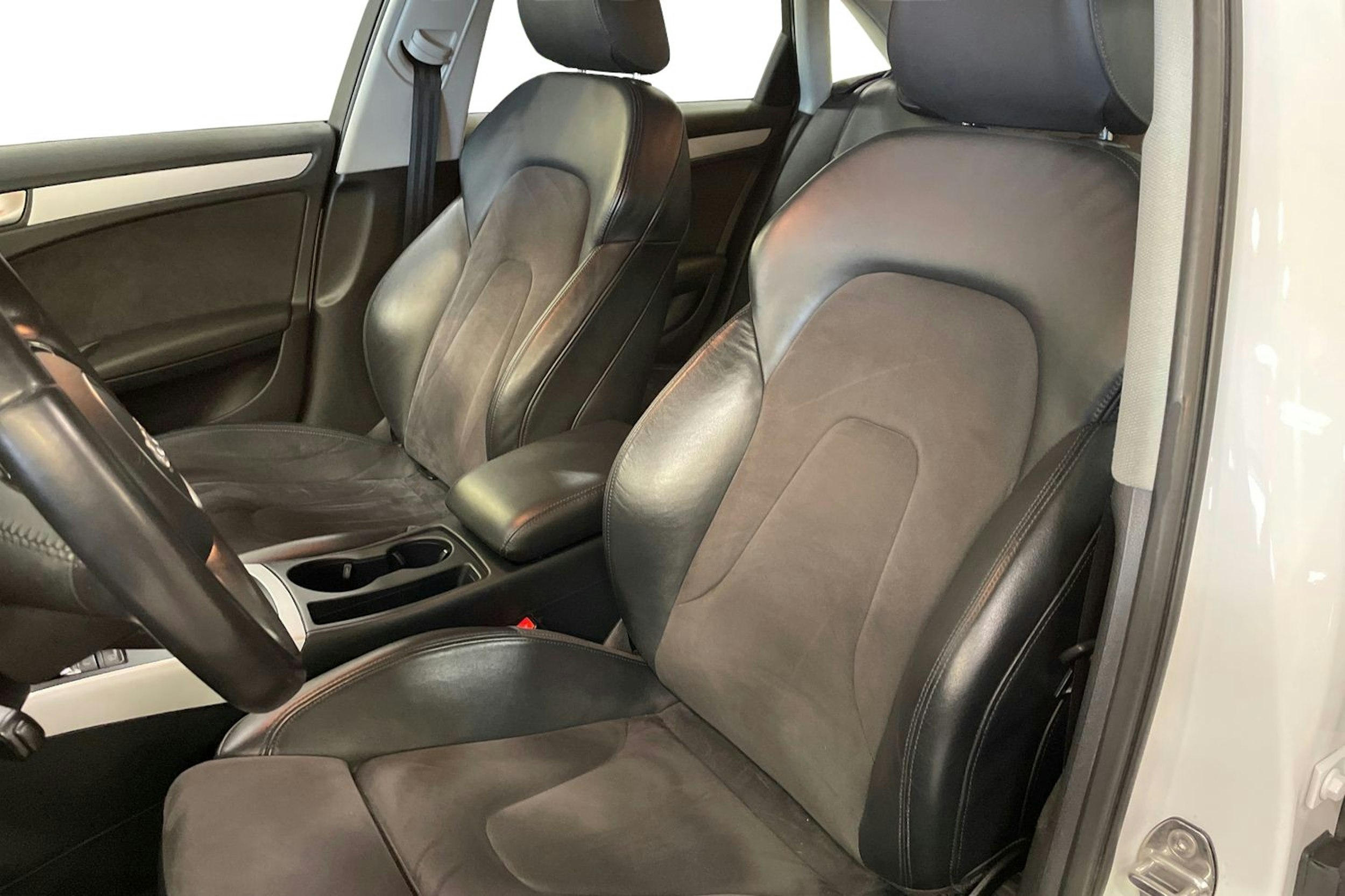 valkoinen Audi A4 2015 kuva 10.