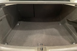 valkoinen Audi A4 2015 kuva 23.