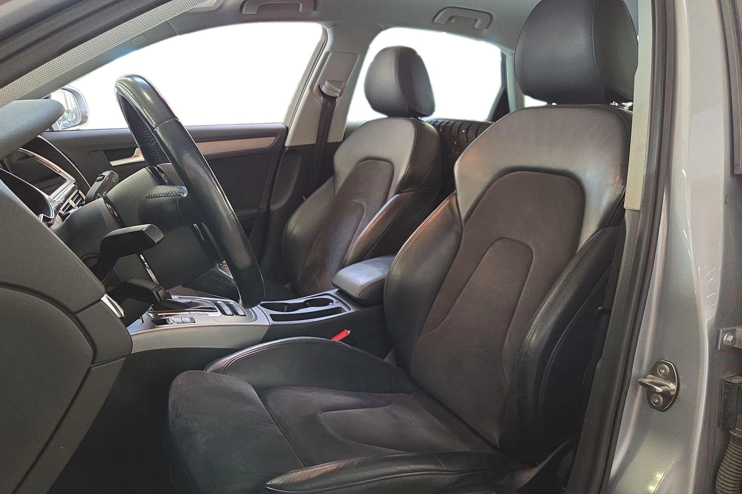 Hopea Audi A4 2015 kuva 3.