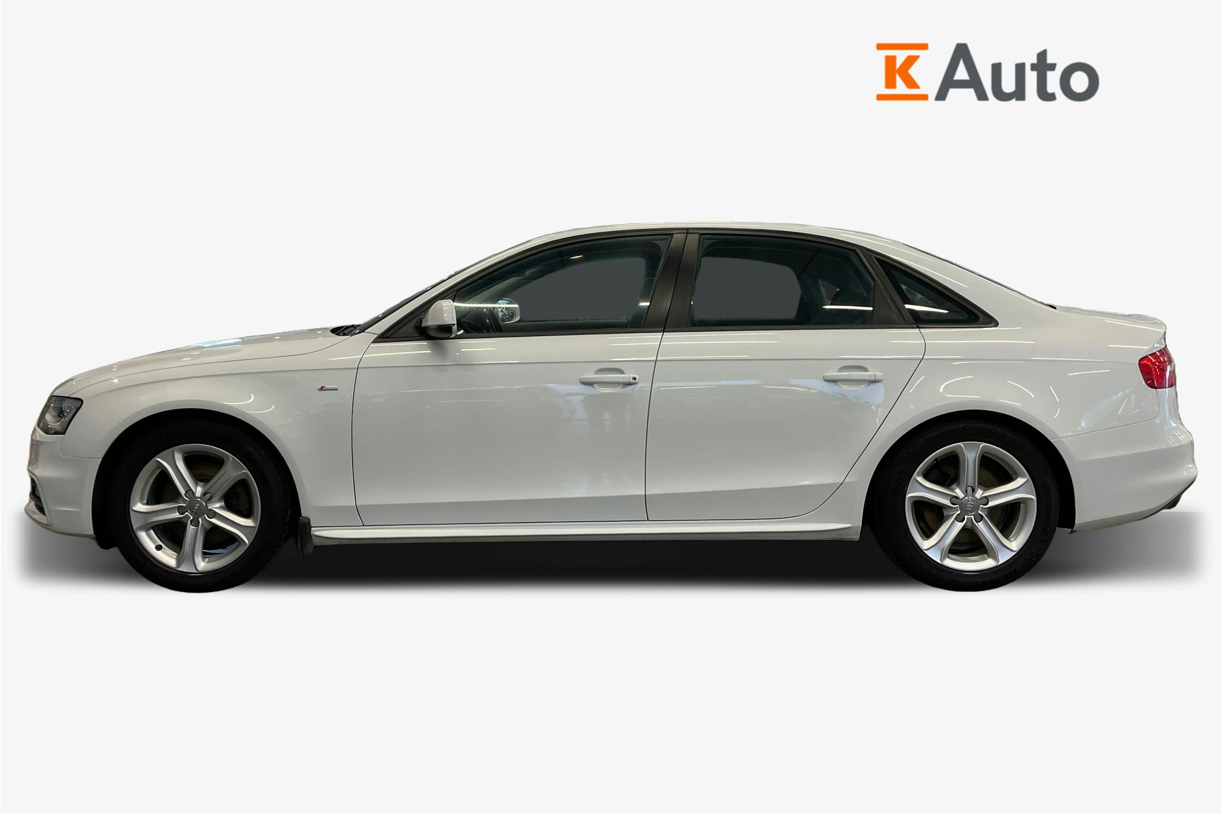 valkoinen Audi A4 2015 kuva 6.