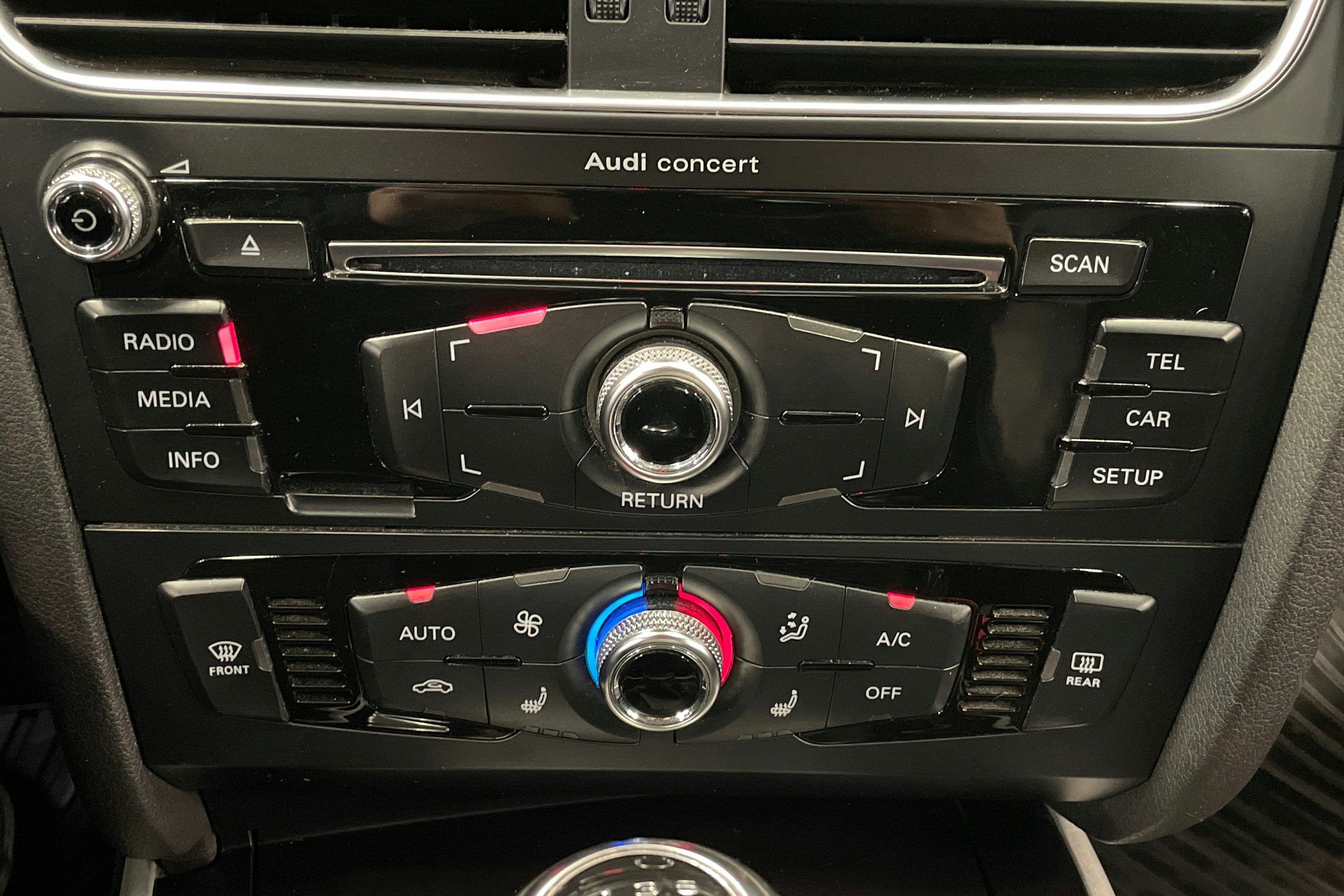 valkoinen Audi A4 2015 kuva 15.