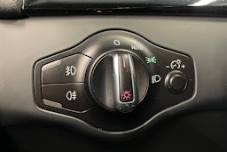 valkoinen Audi A4 2015 kuva 18.