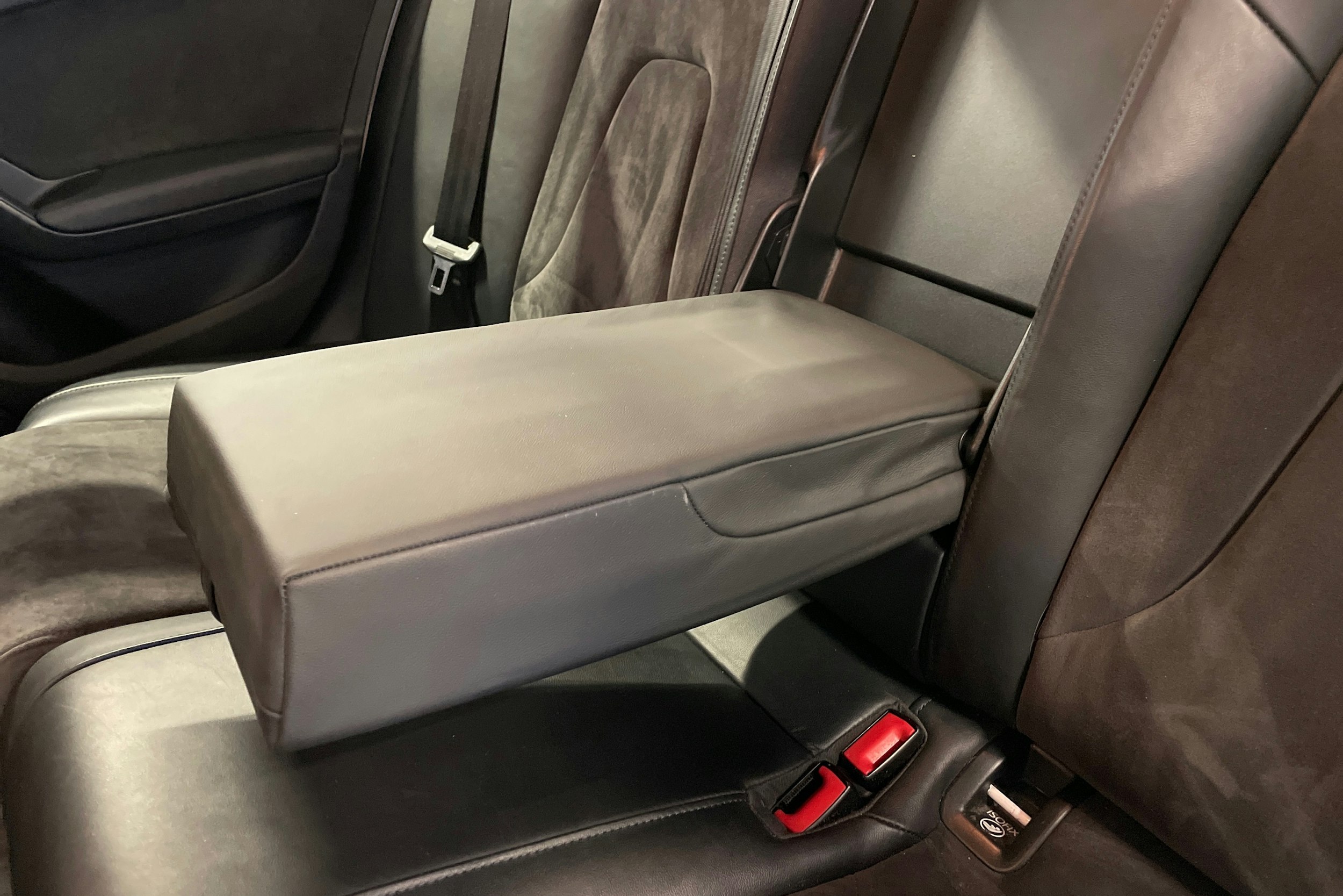 valkoinen Audi A4 2015 kuva 21.