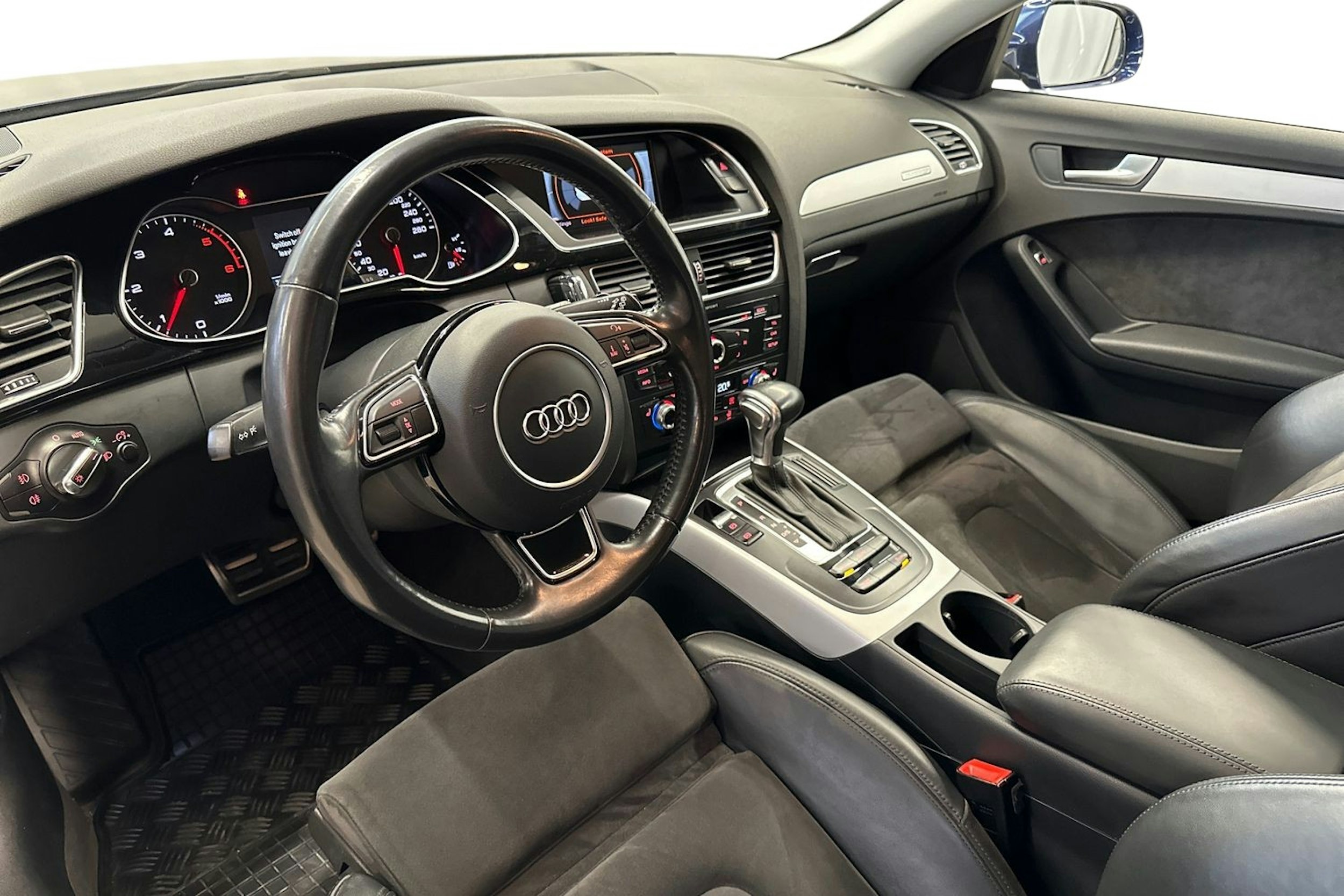 met. sininen Audi A4 2015 kuva 7.