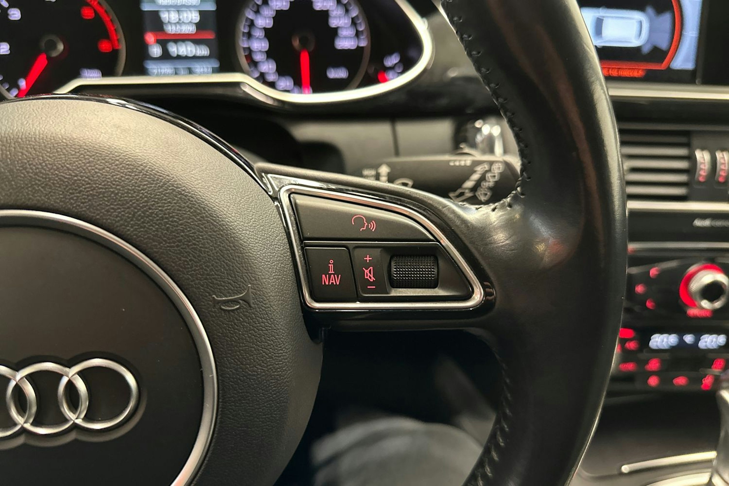 met. sininen Audi A4 2015 kuva 17.