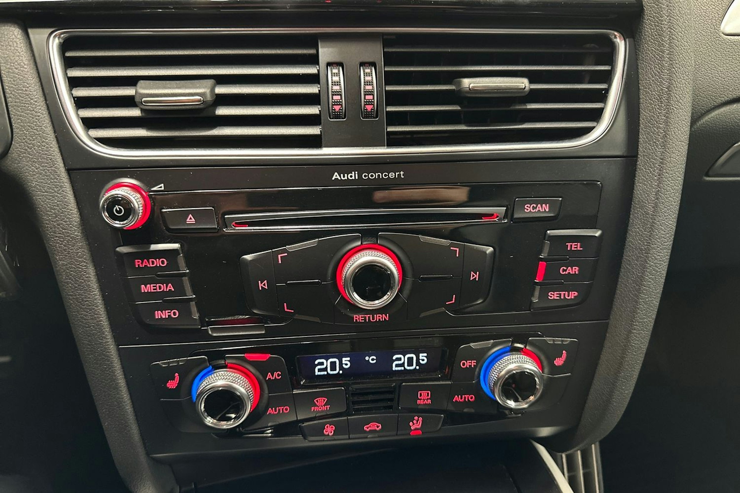 met. sininen Audi A4 2015 kuva 21.
