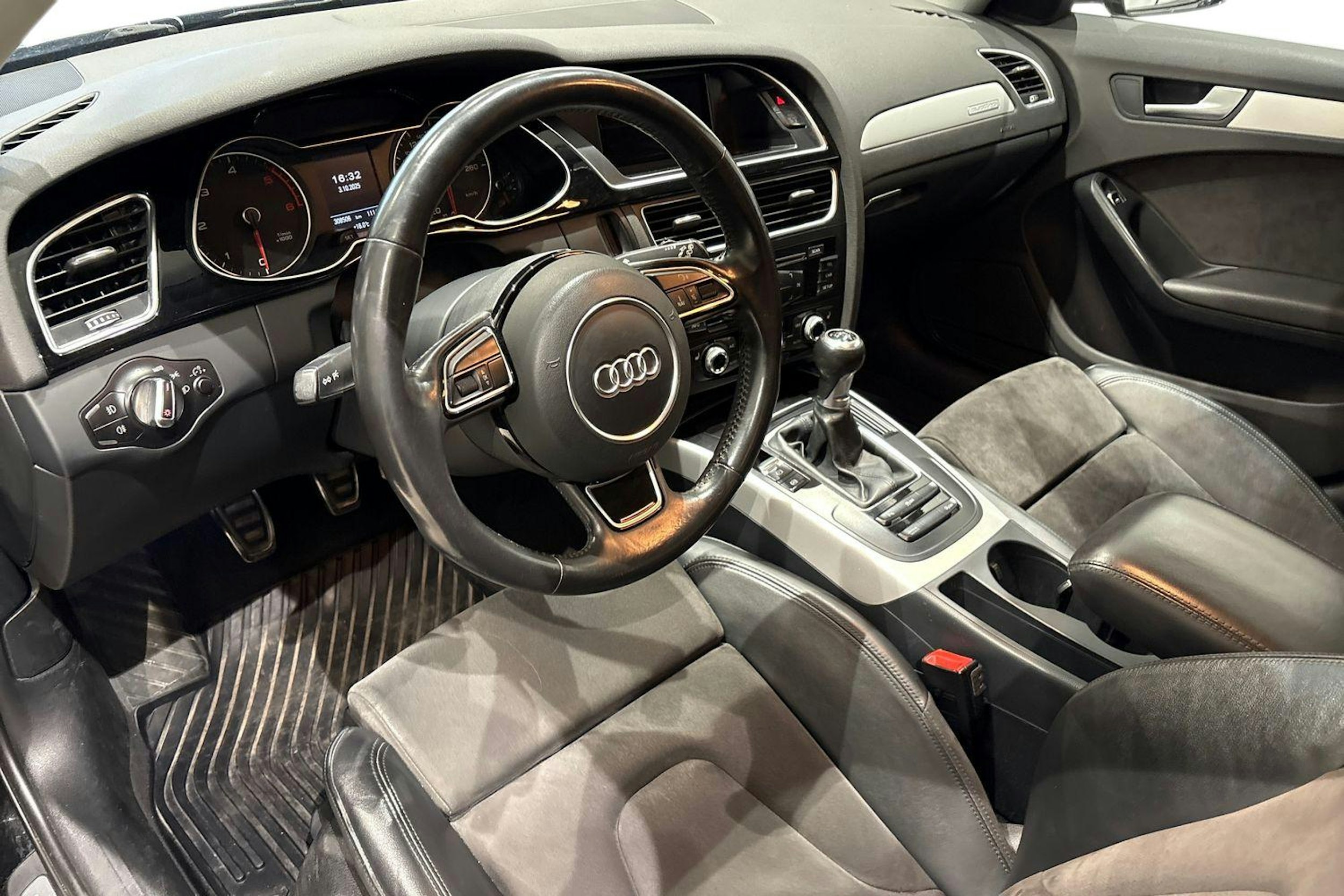 musta Audi A4 2015 kuva 7.