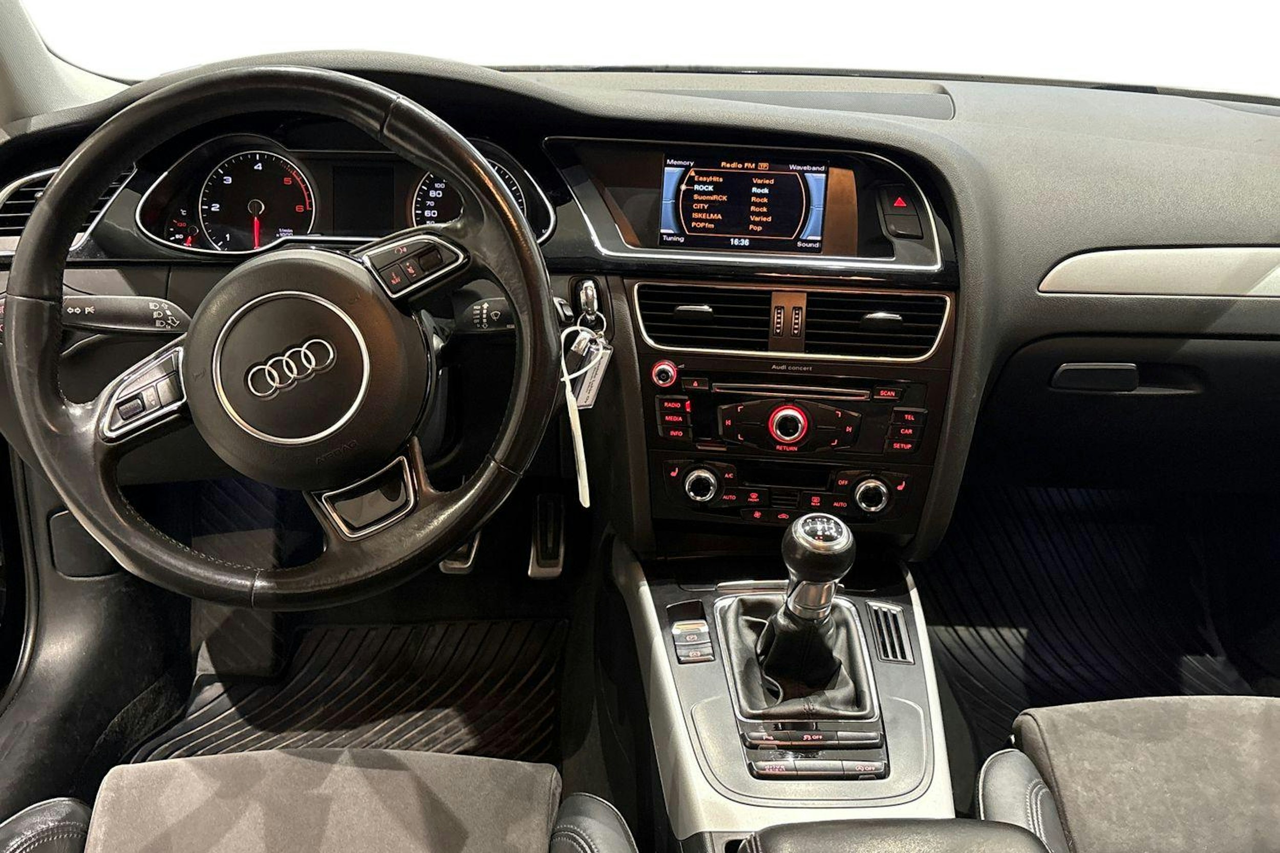 musta Audi A4 2015 kuva 9.