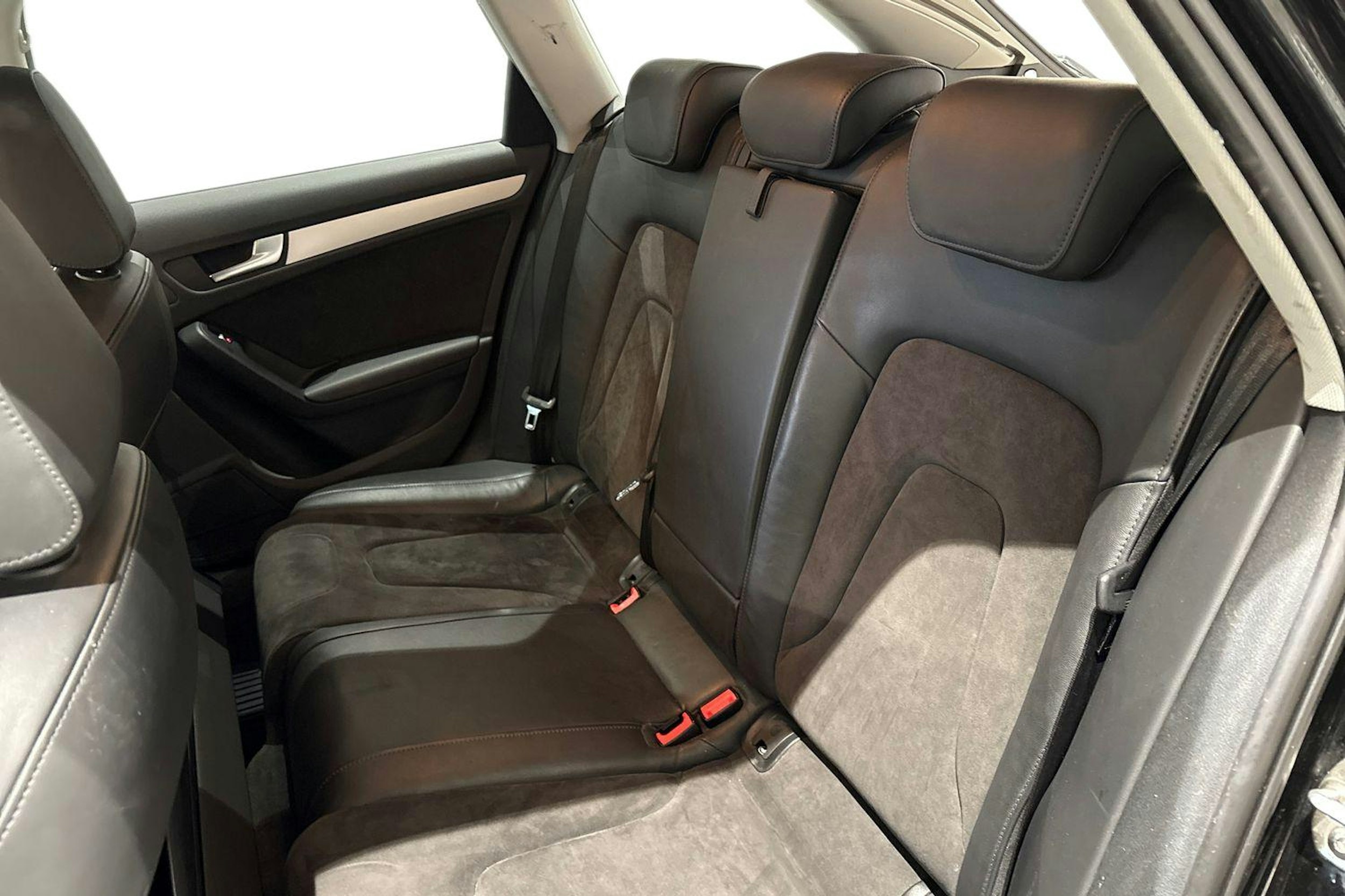 musta Audi A4 2015 kuva 10.