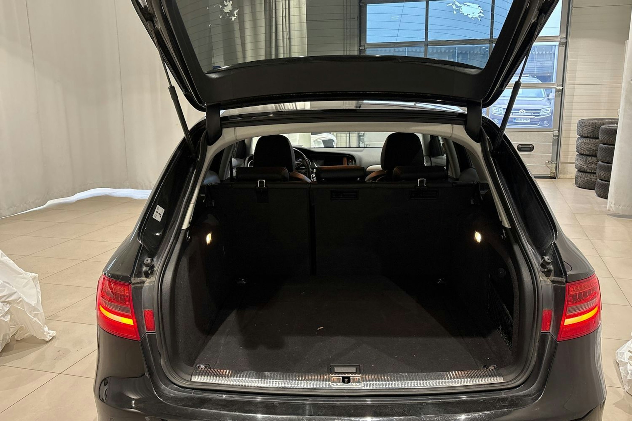 musta Audi A4 2015 kuva 16.