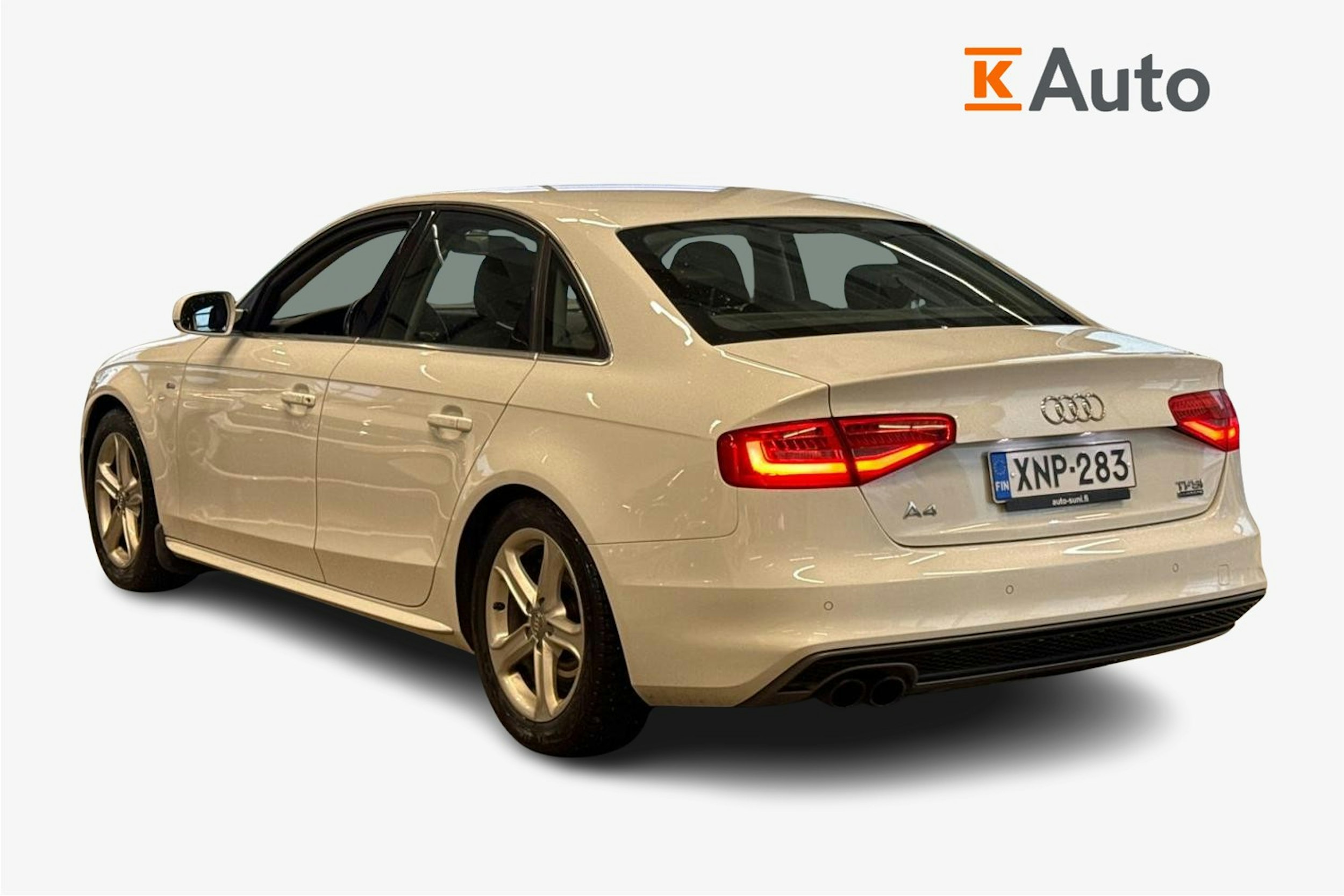 valkoinen Audi A4 2015 kuva 2.