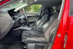 punainen Audi A4 2015 kuva 3.