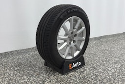 harmaa Audi A4 2015 kuva 13.