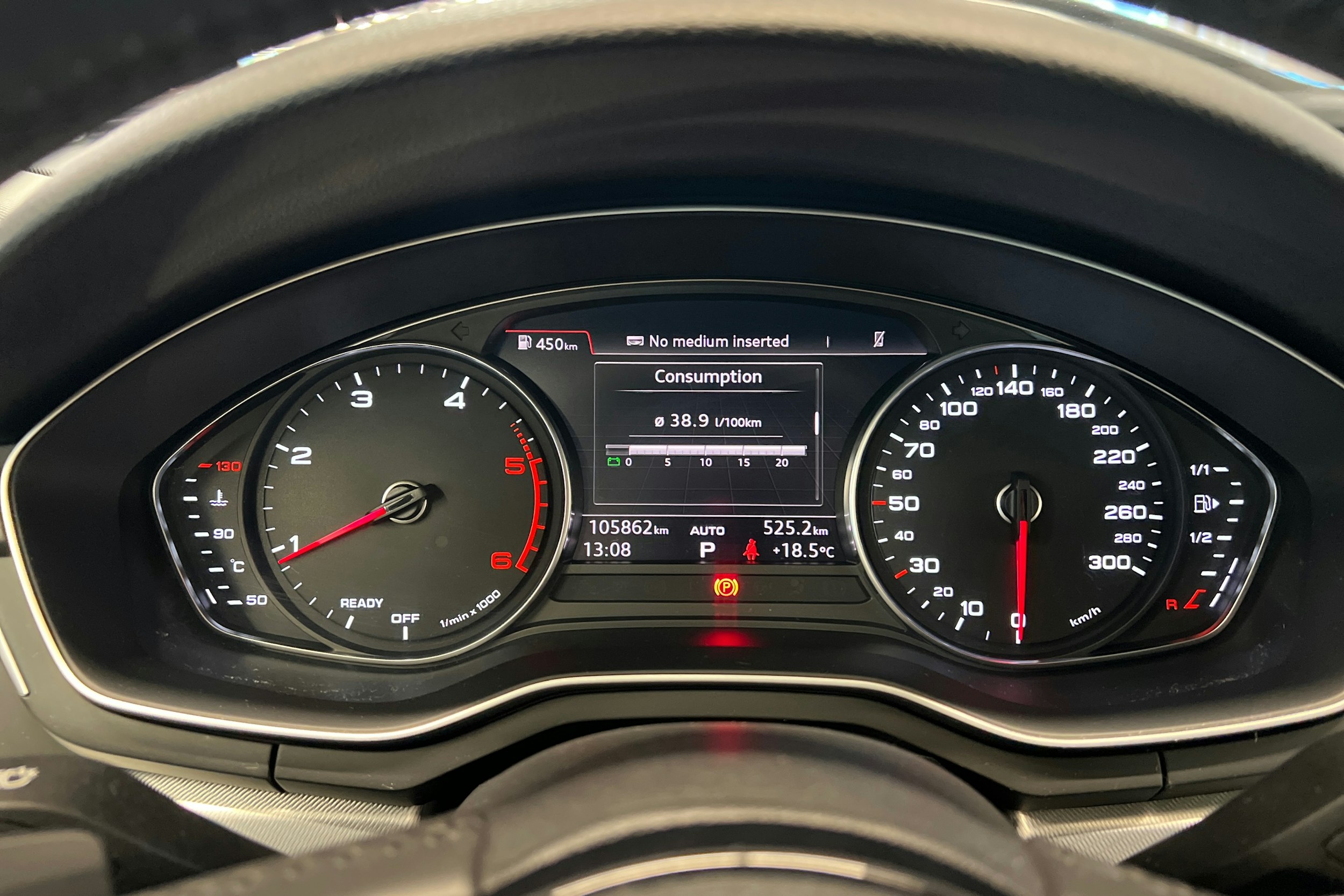 harmaa Audi A4 2016 kuva 18.