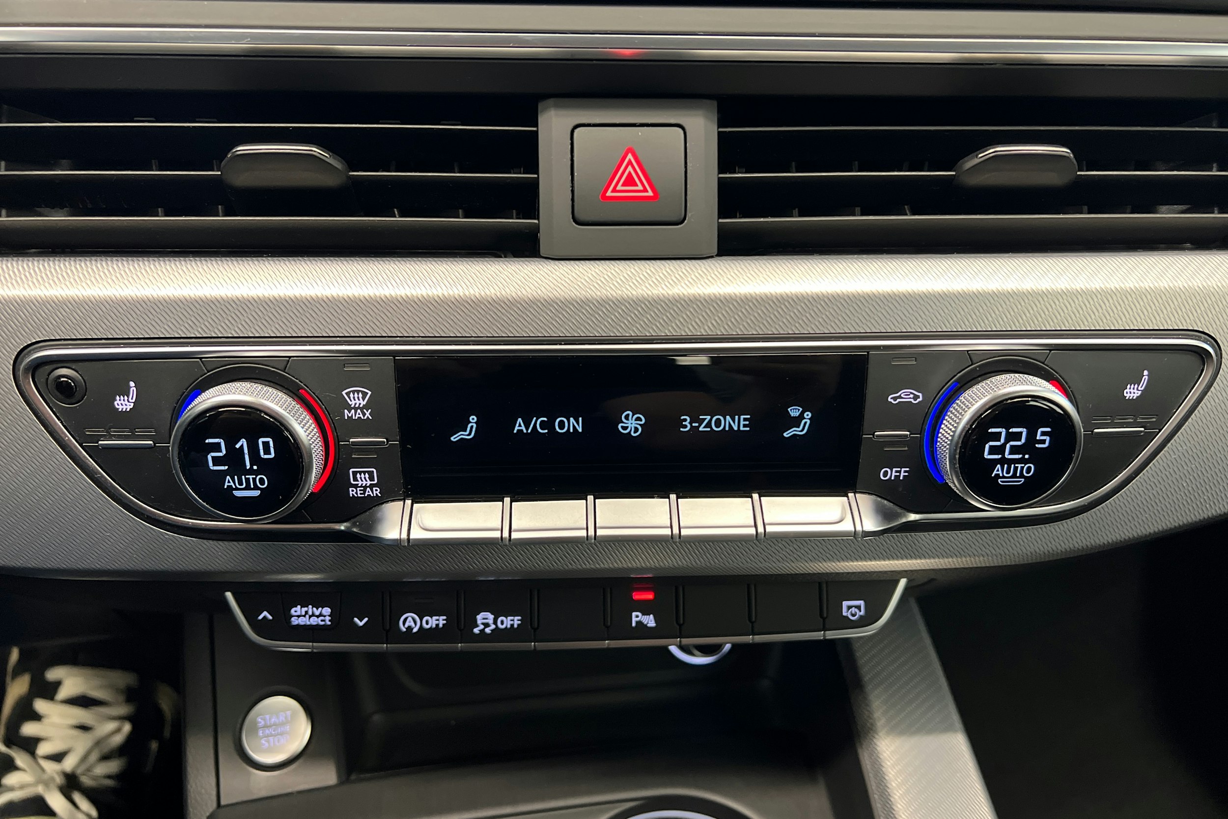 harmaa Audi A4 2016 kuva 23.
