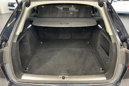 Sininen Audi A4 2016 kuva 11.
