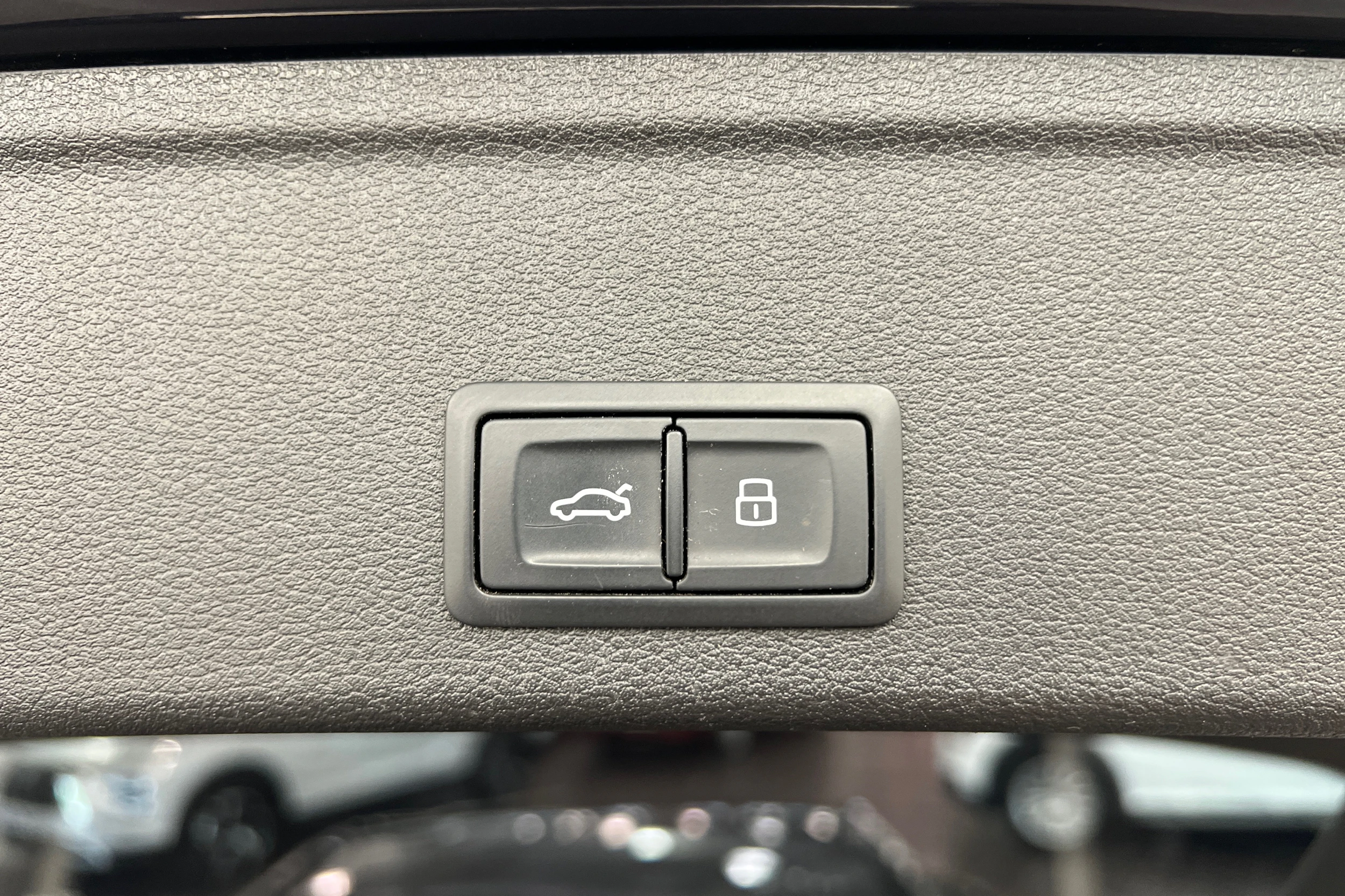 Sininen Audi A4 2016 kuva 12.