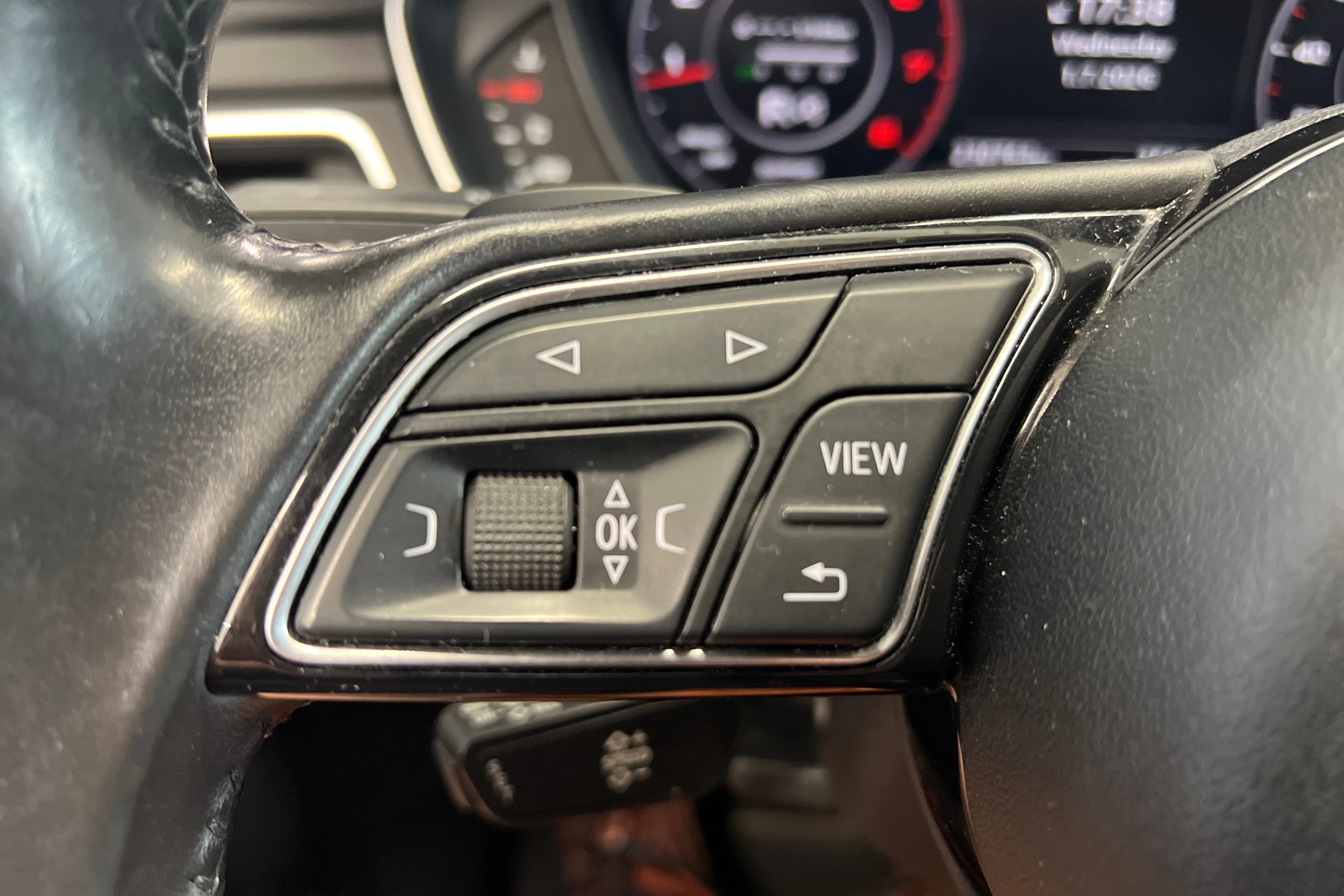 Sininen Audi A4 2016 kuva 14.