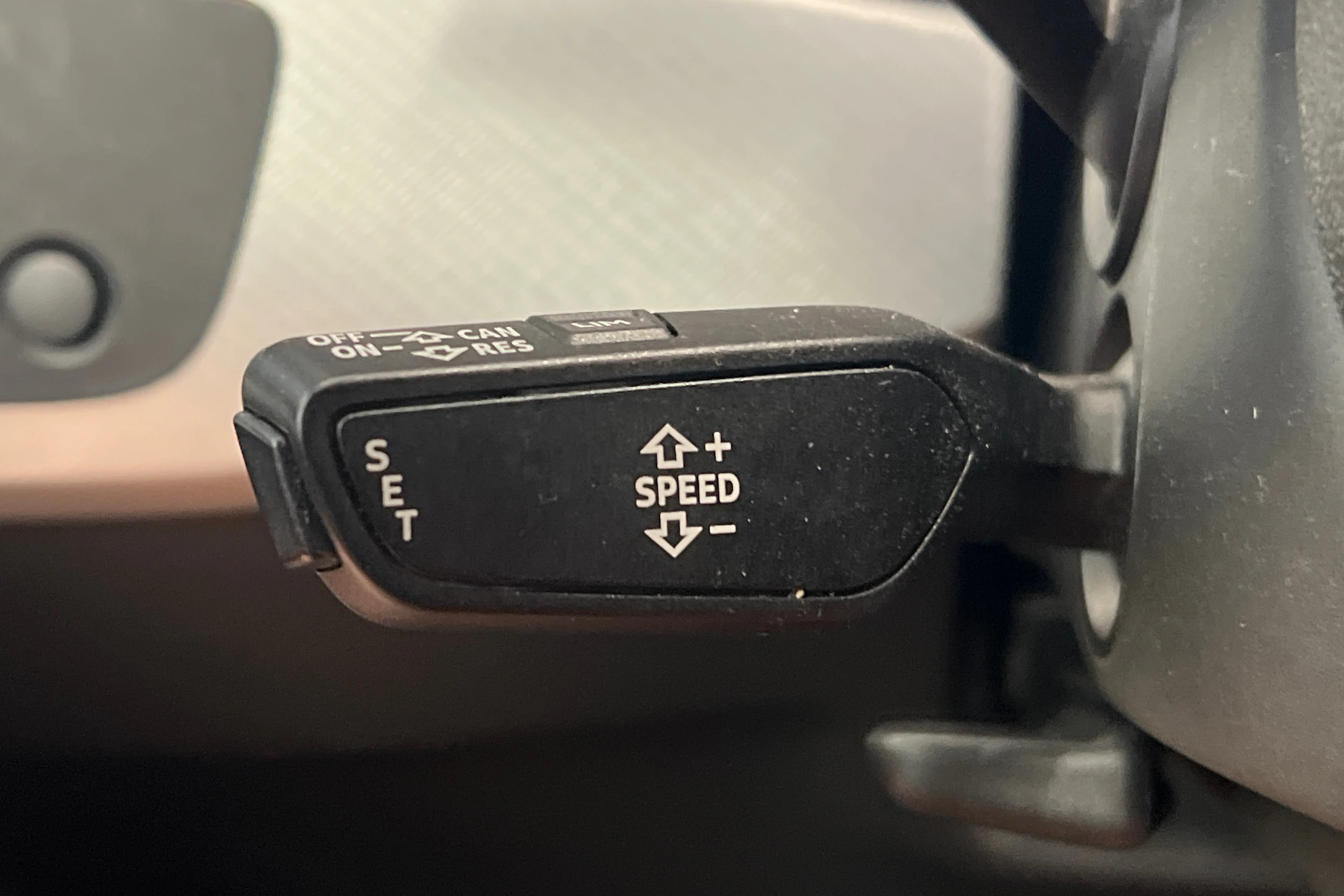 Sininen Audi A4 2016 kuva 21.