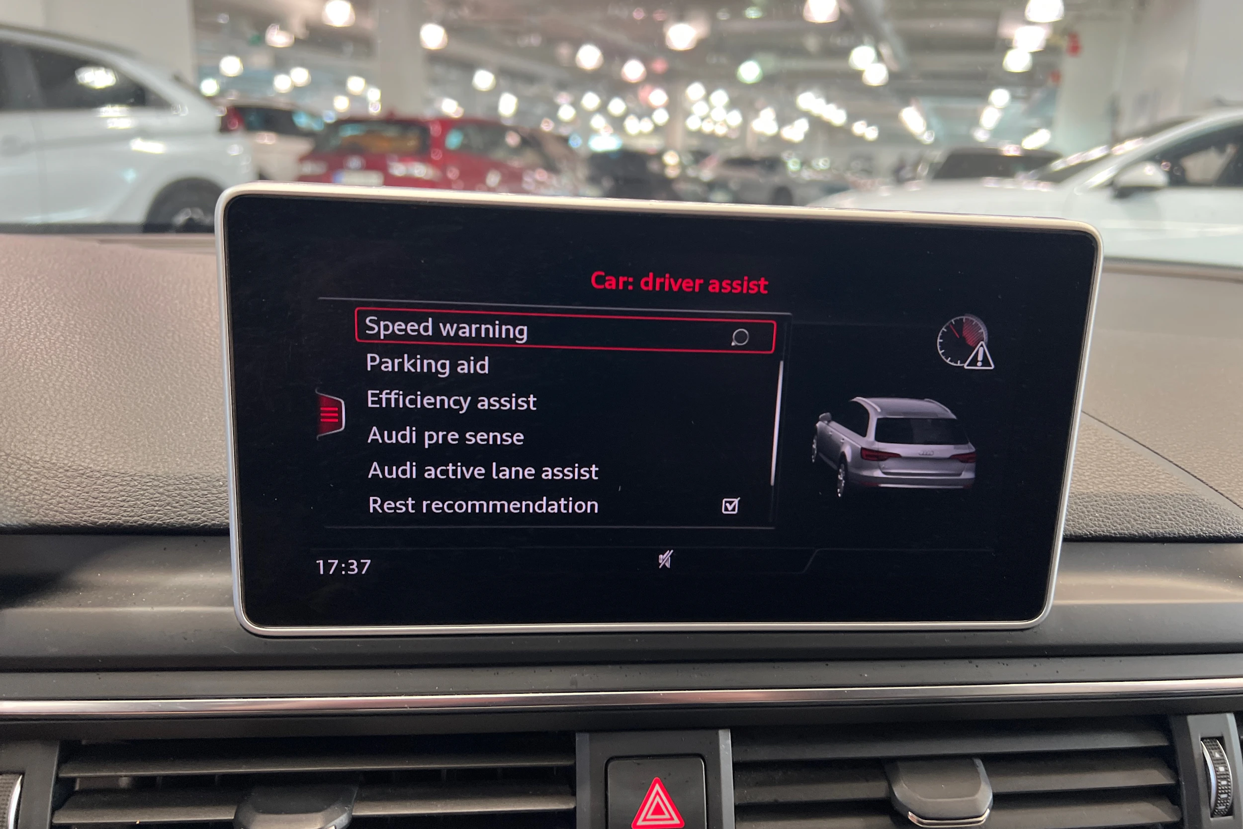 Sininen Audi A4 2016 kuva 26.