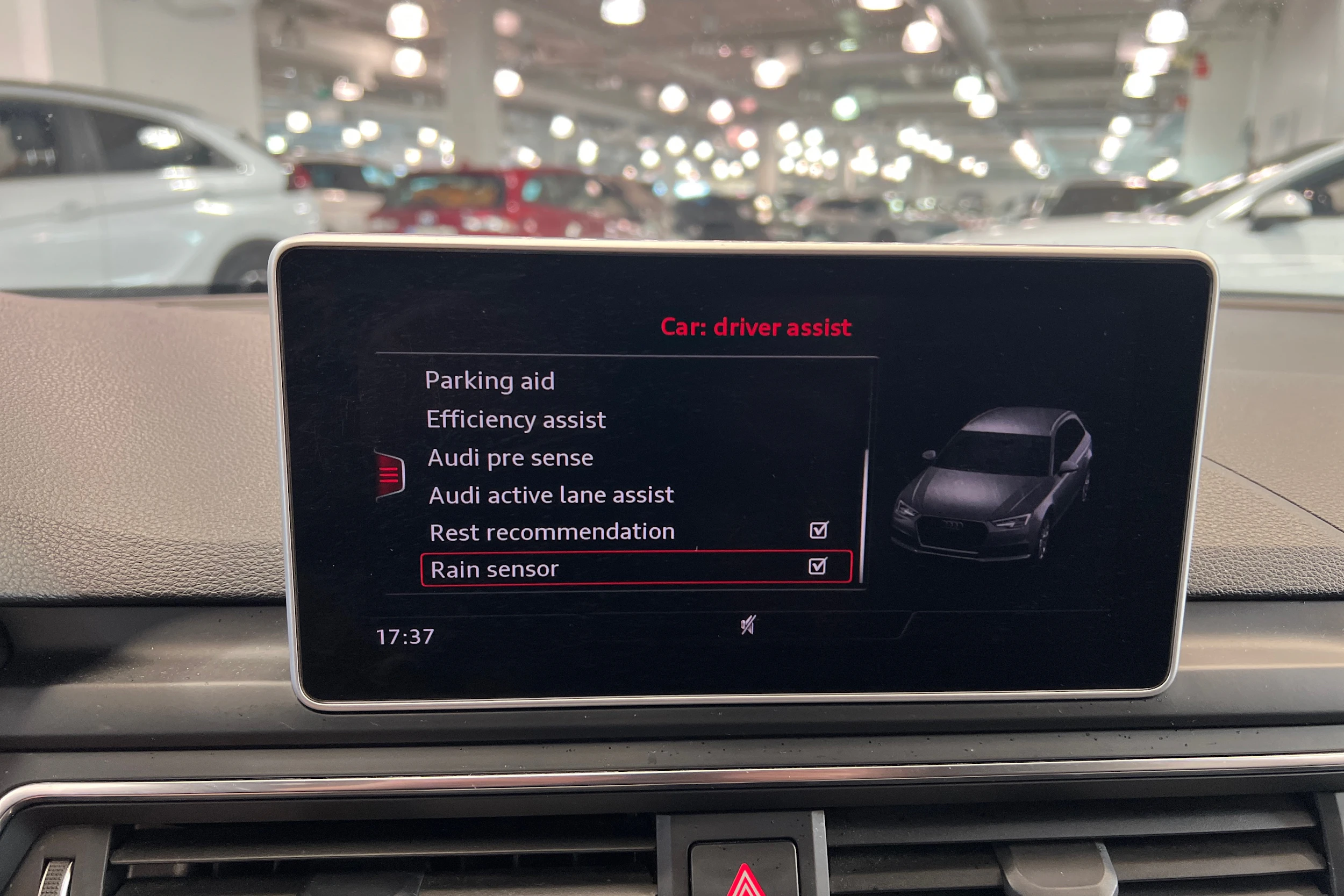 Sininen Audi A4 2016 kuva 27.