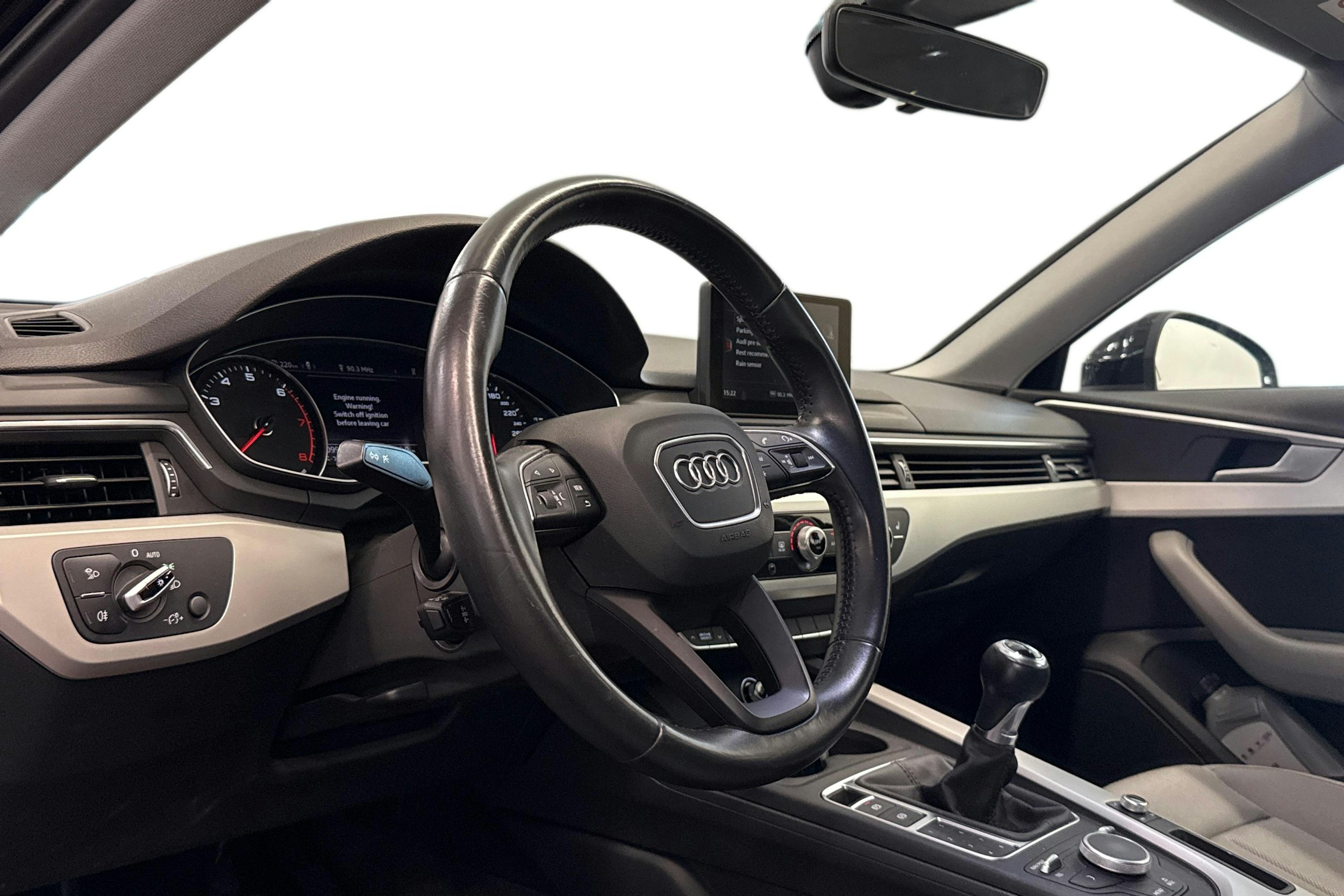 Musta Audi A4 2016 kuva 3.