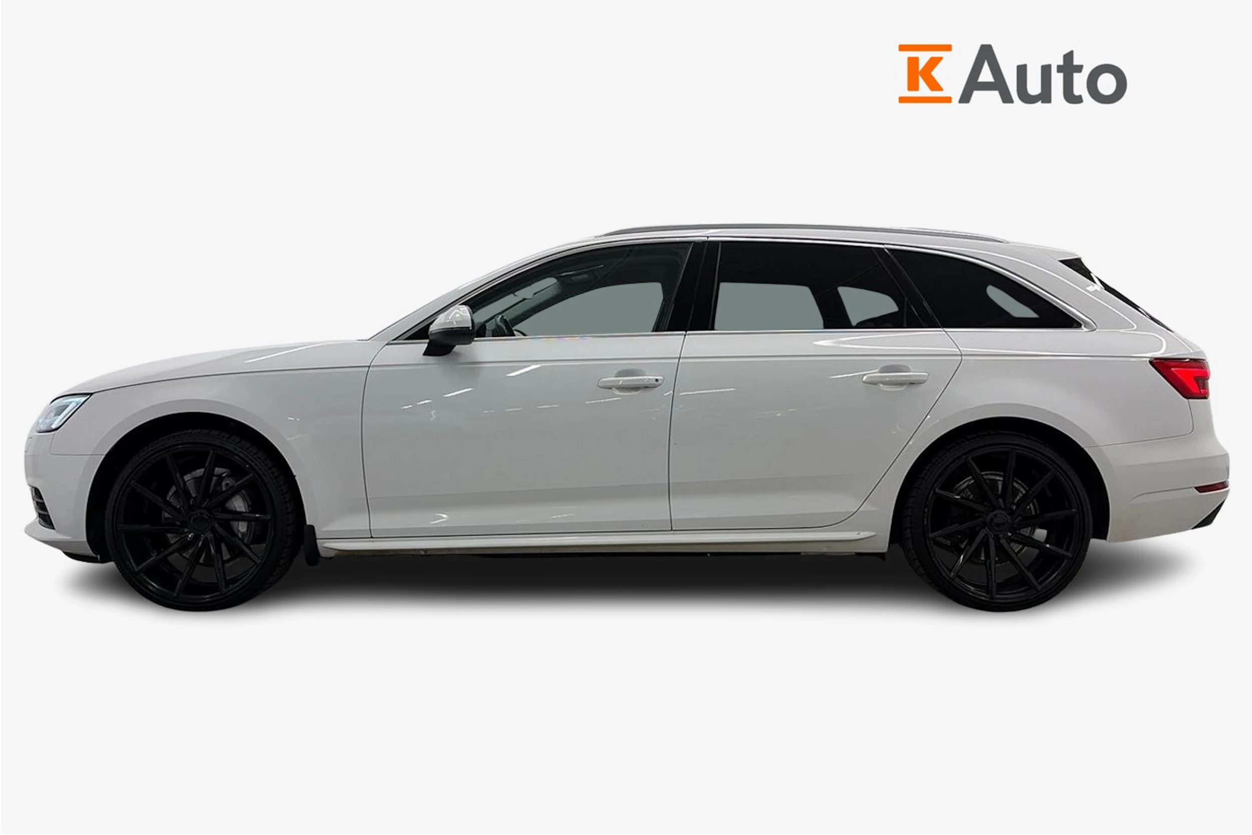 valkoinen Audi A4 2016 kuva 5.