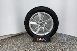 valkoinen Audi A4 2016 kuva 10.