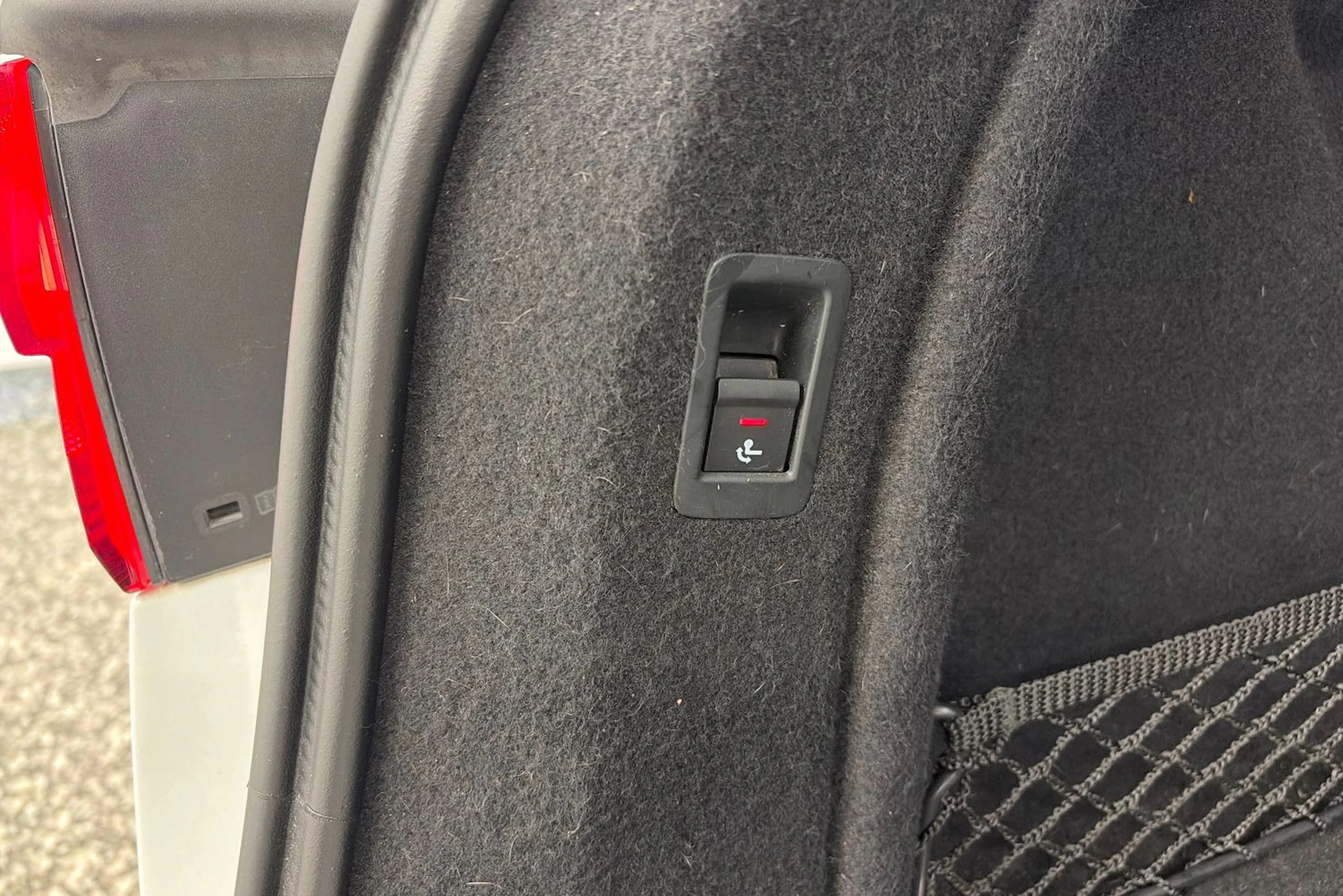 valkoinen Audi A4 2016 kuva 12.