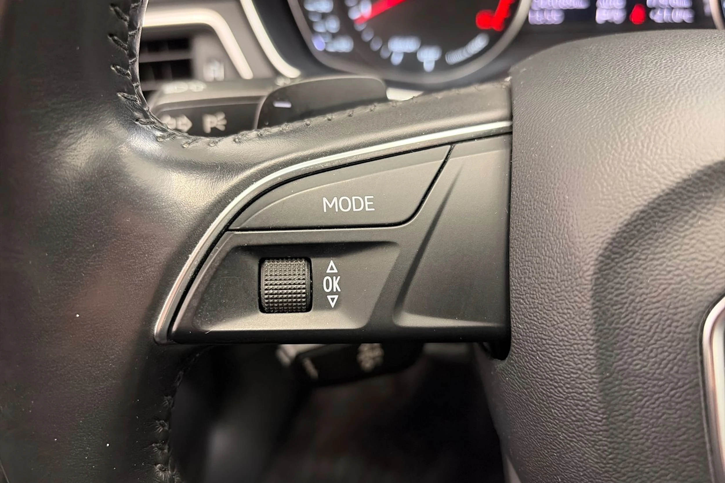 valkoinen Audi A4 2016 kuva 15.