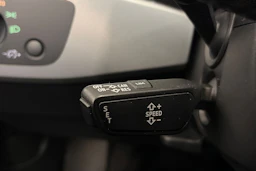 valkoinen Audi A4 2016 kuva 17.