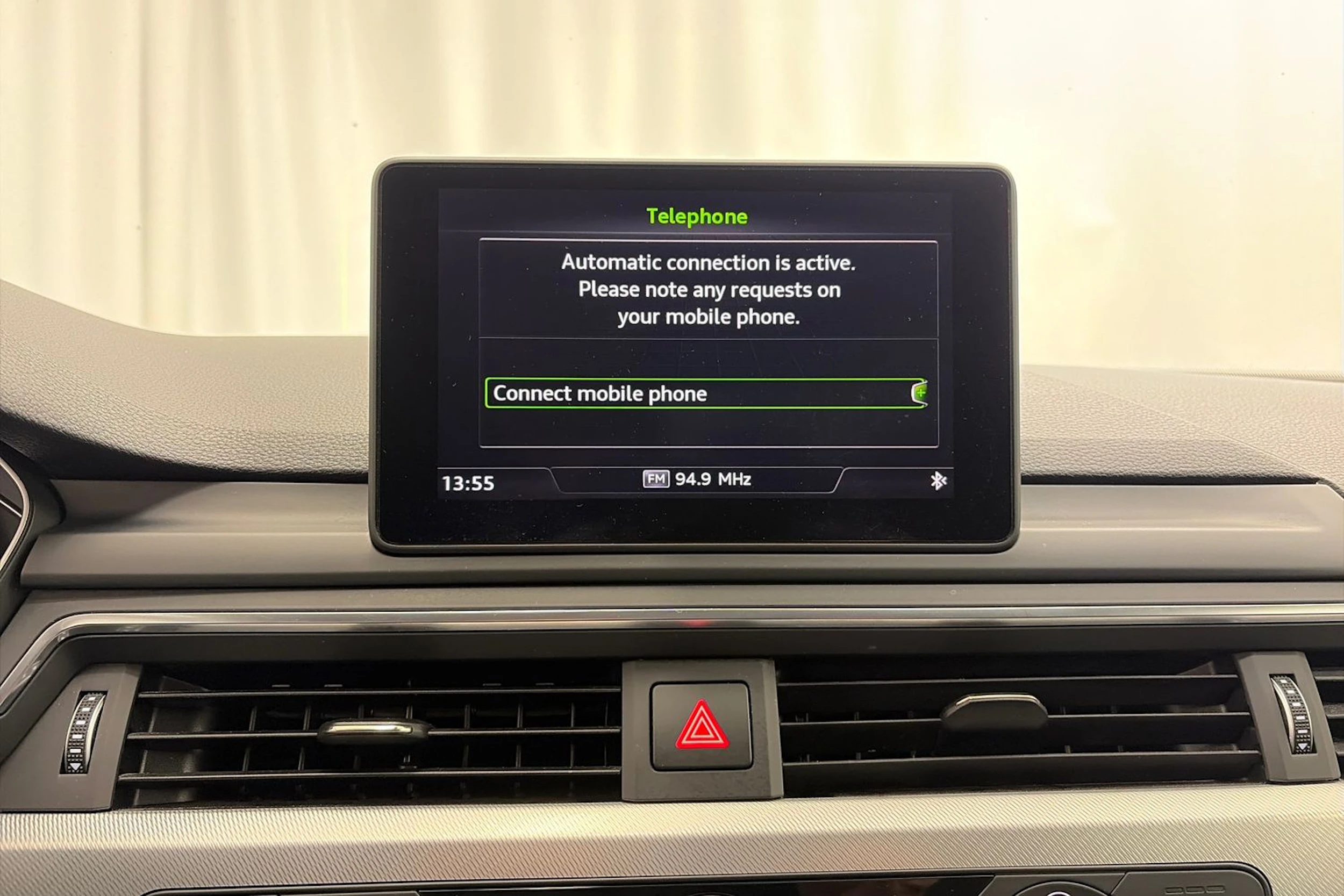 valkoinen Audi A4 2016 kuva 18.