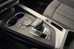 valkoinen Audi A4 2016 kuva 23.