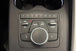 valkoinen Audi A4 2016 kuva 24.