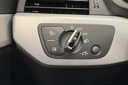 valkoinen Audi A4 2016 kuva 25.