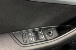valkoinen Audi A4 2016 kuva 26.