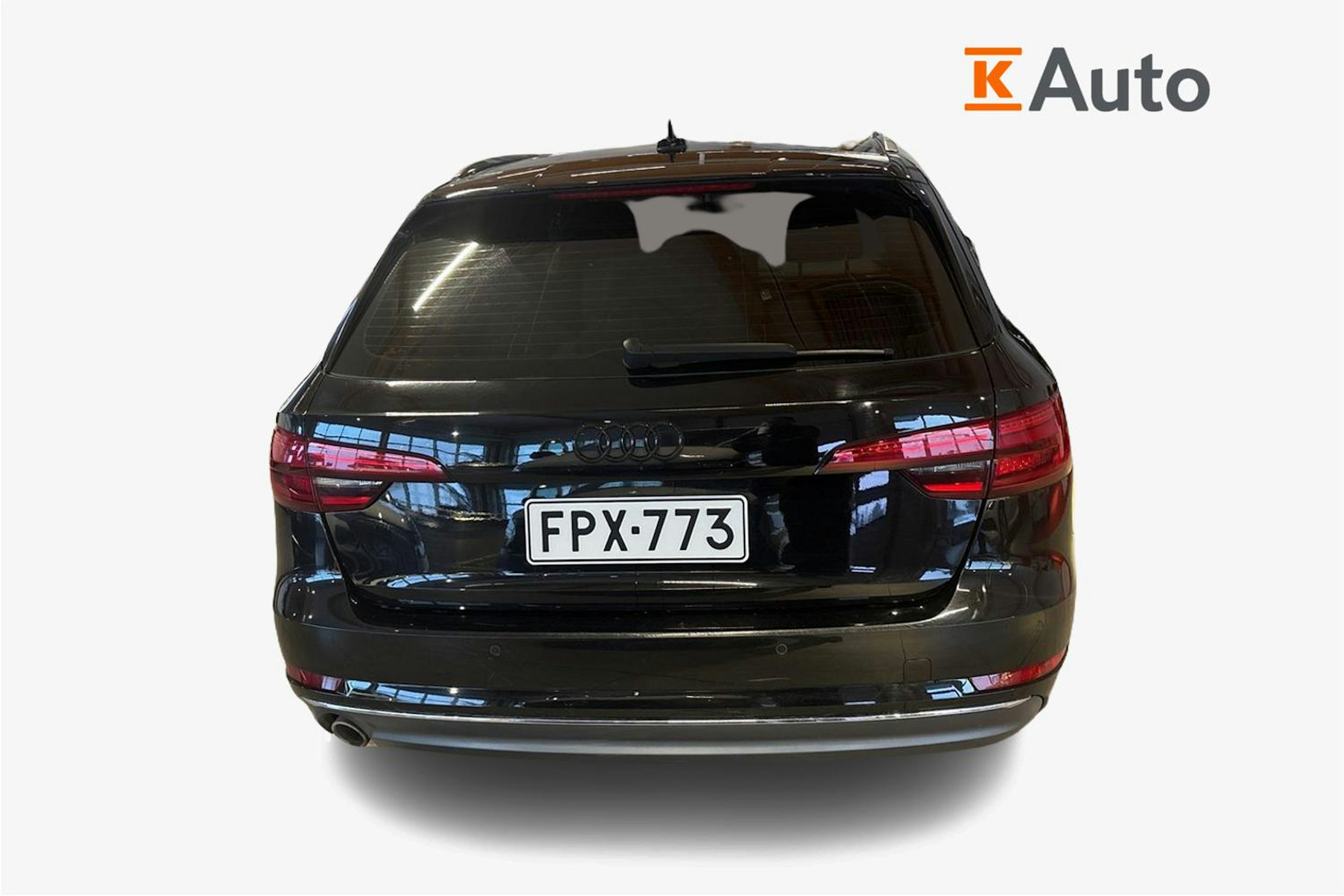 Musta Audi A4 2016 kuva 3.