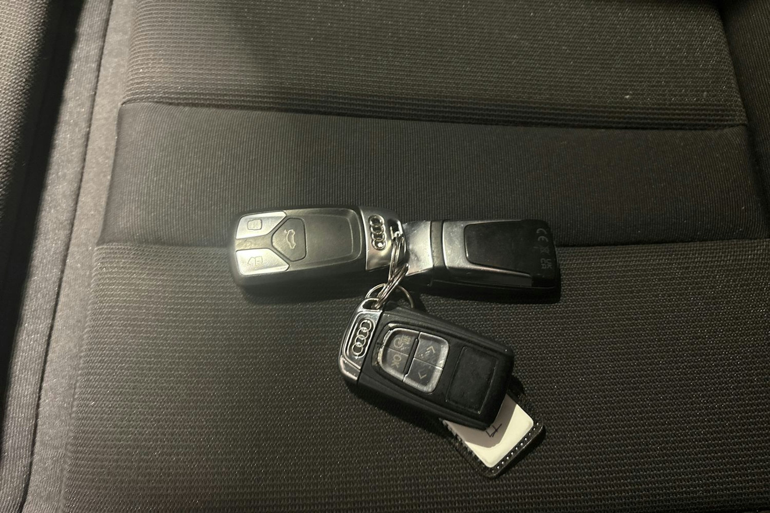 Musta Audi A4 2016 kuva 16.