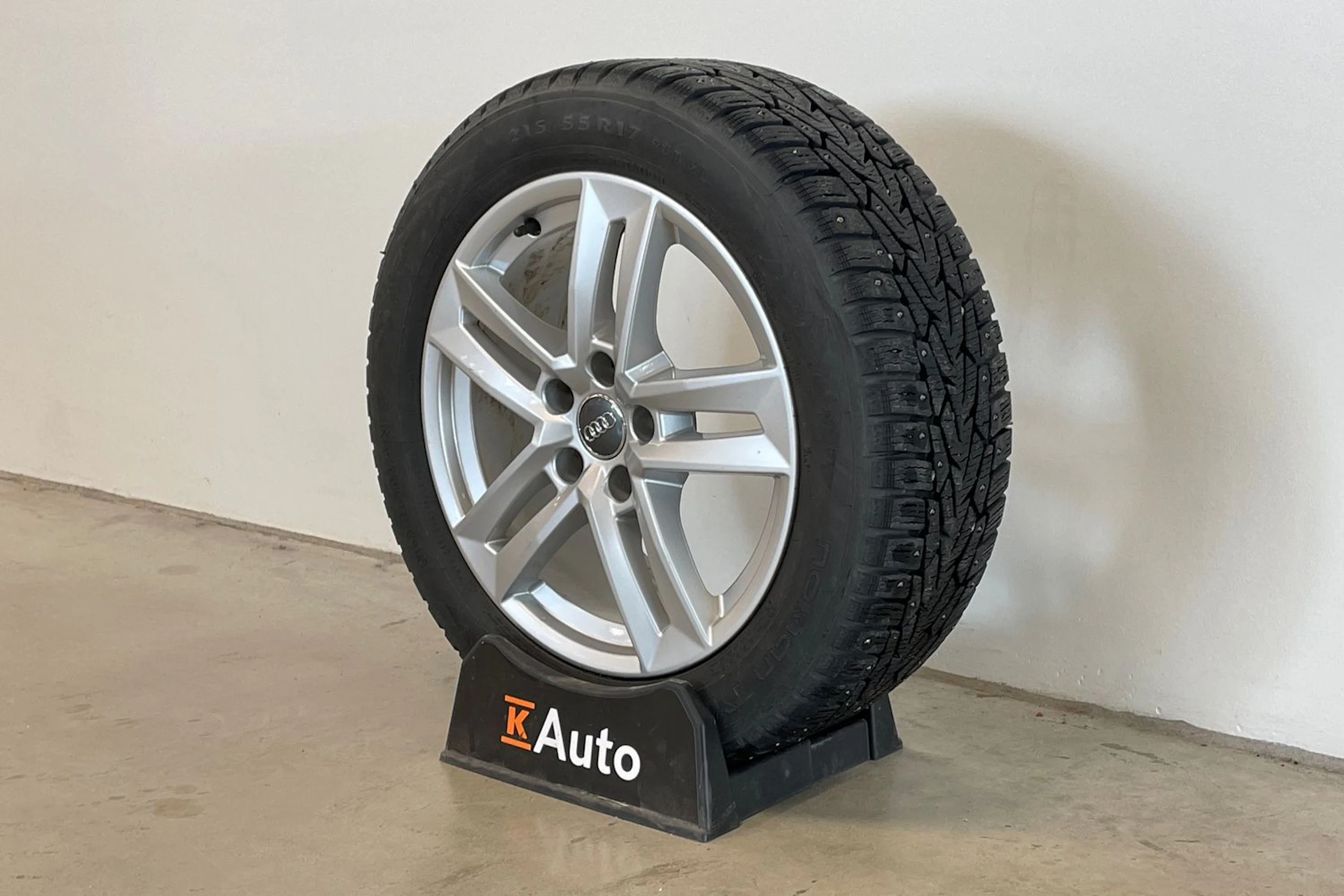 hopea Audi A4 2016 kuva 13.