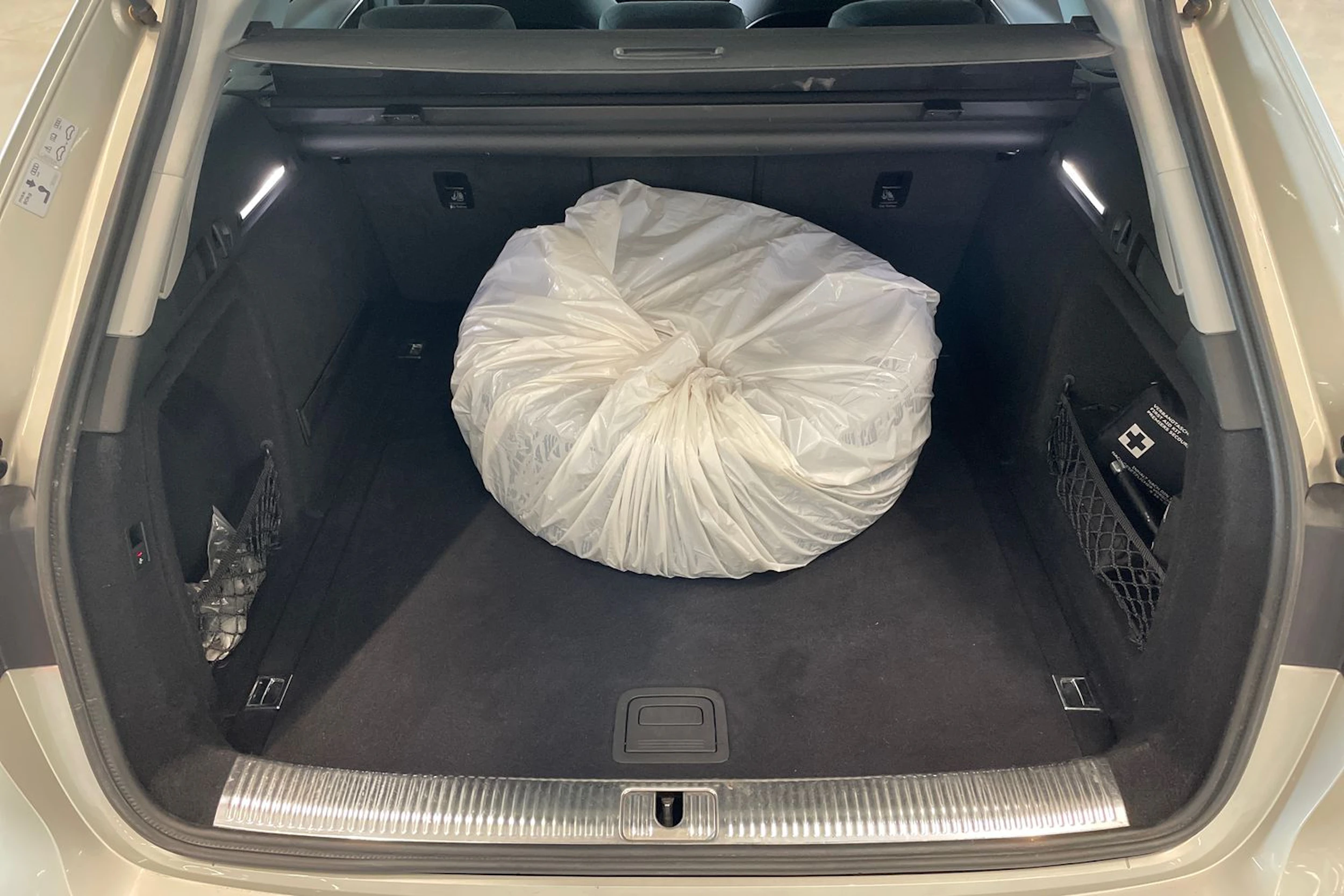 hopea Audi A4 2016 kuva 34.