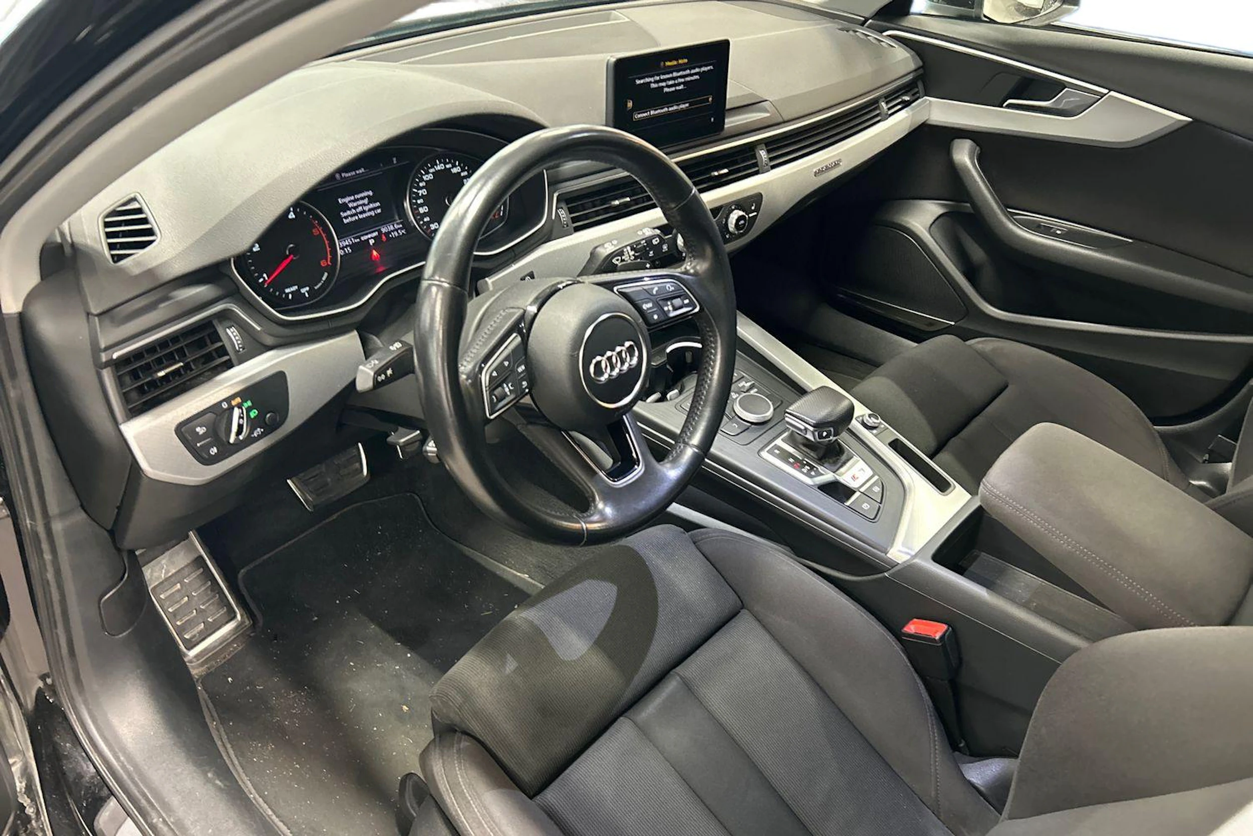 musta Audi A4 2016 kuva 3.