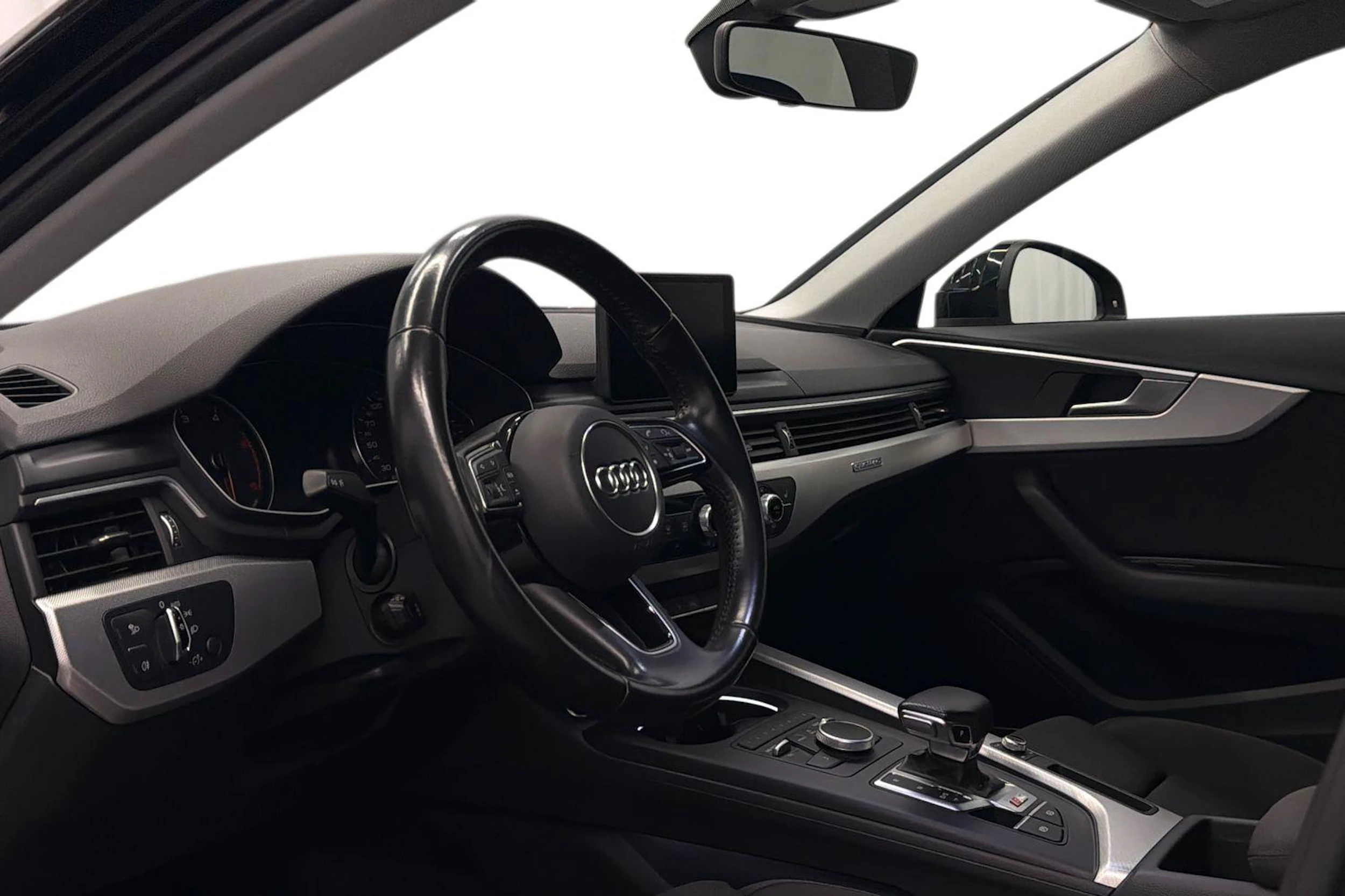 musta Audi A4 2016 kuva 6.