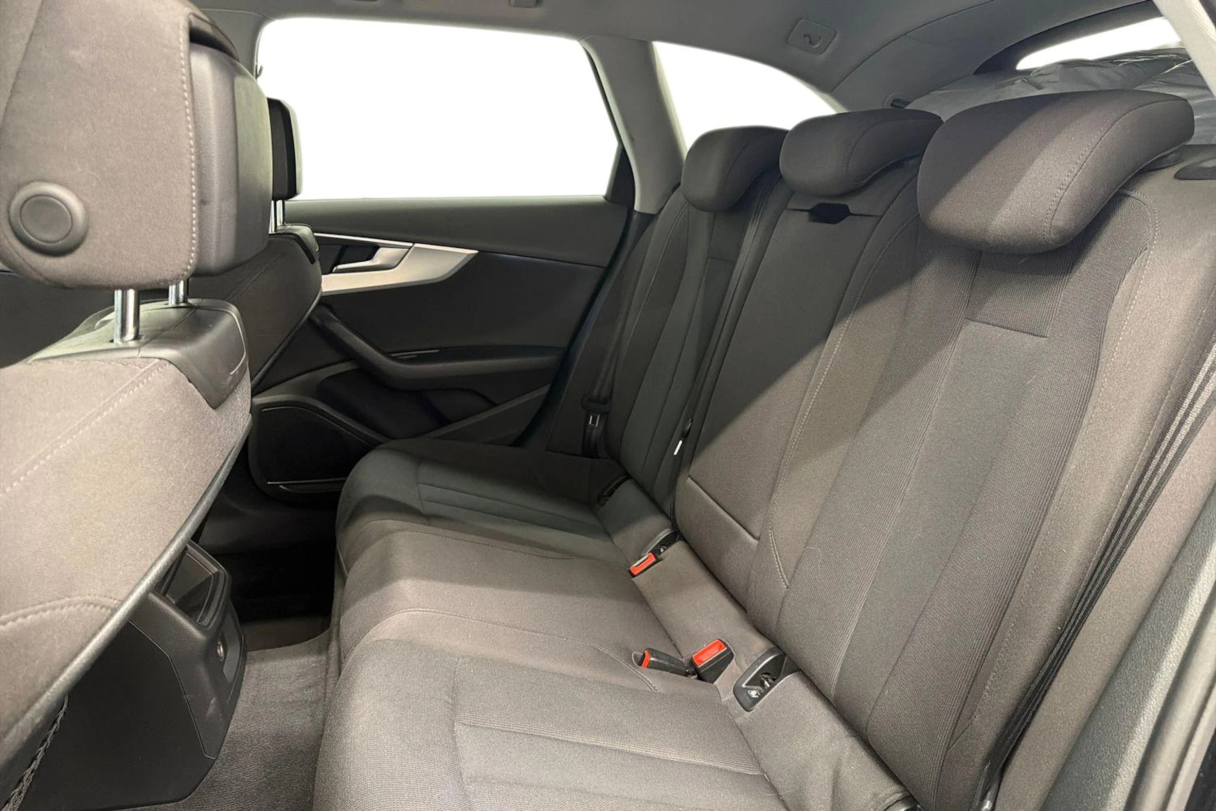 musta Audi A4 2016 kuva 8.