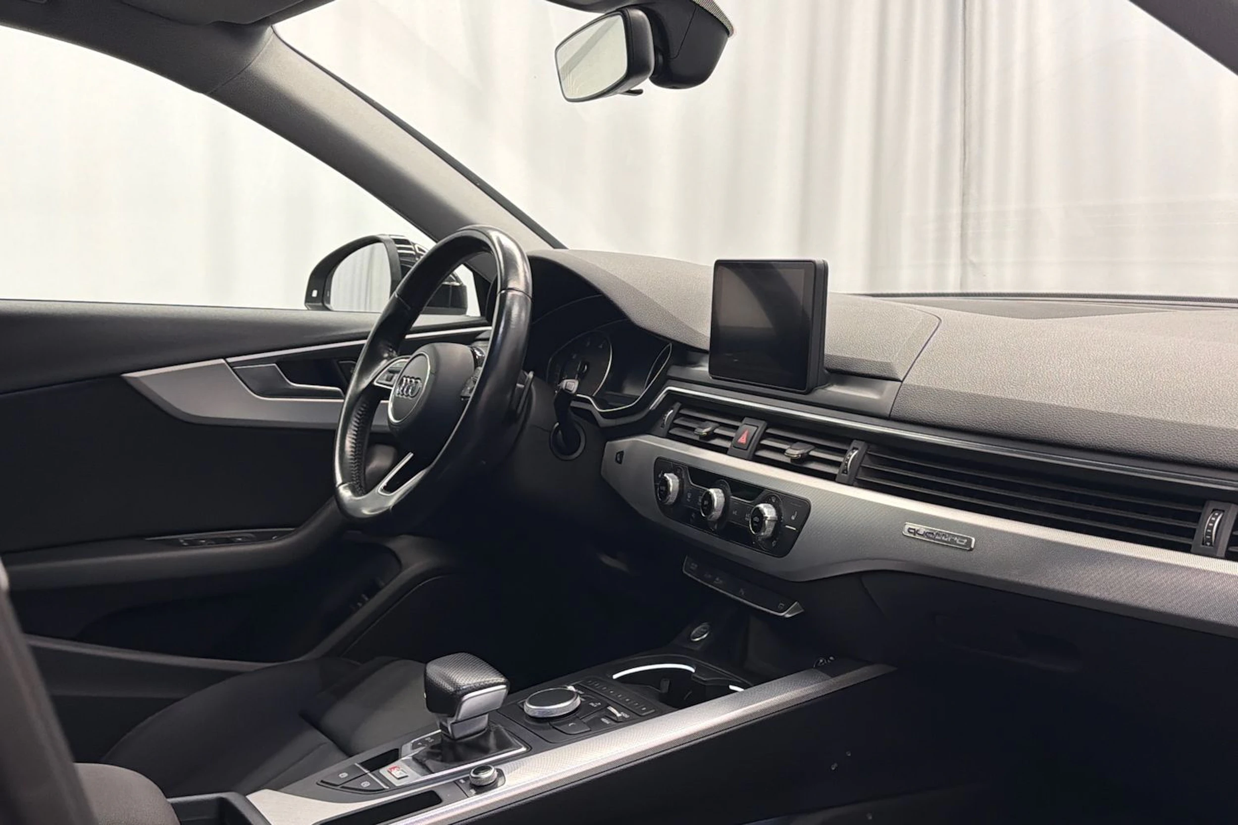 musta Audi A4 2016 kuva 12.