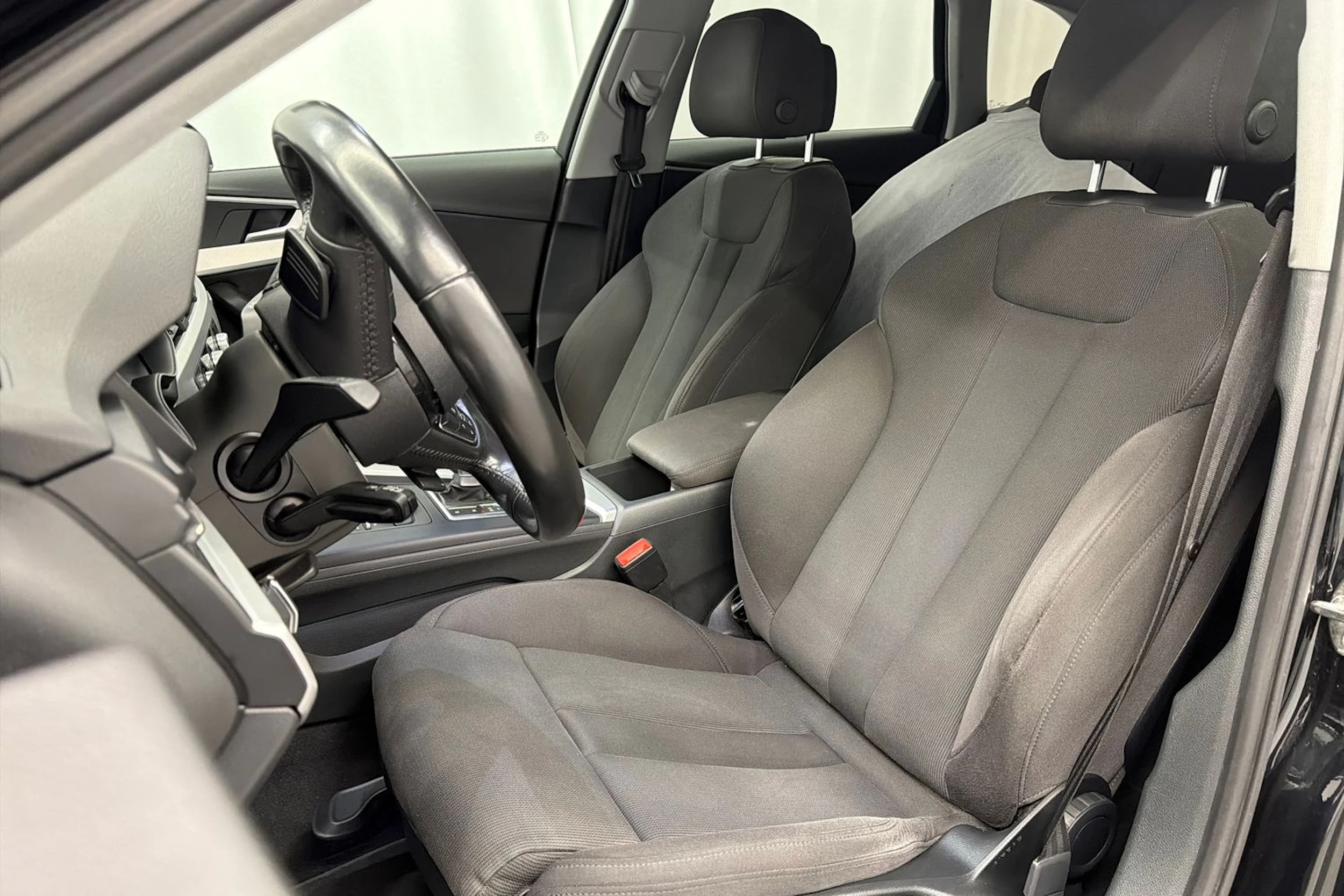 musta Audi A4 2016 kuva 21.