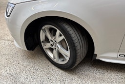 valkoinen Audi A4 2016 kuva 13.