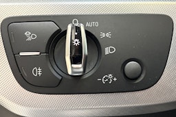 valkoinen Audi A4 2016 kuva 15.