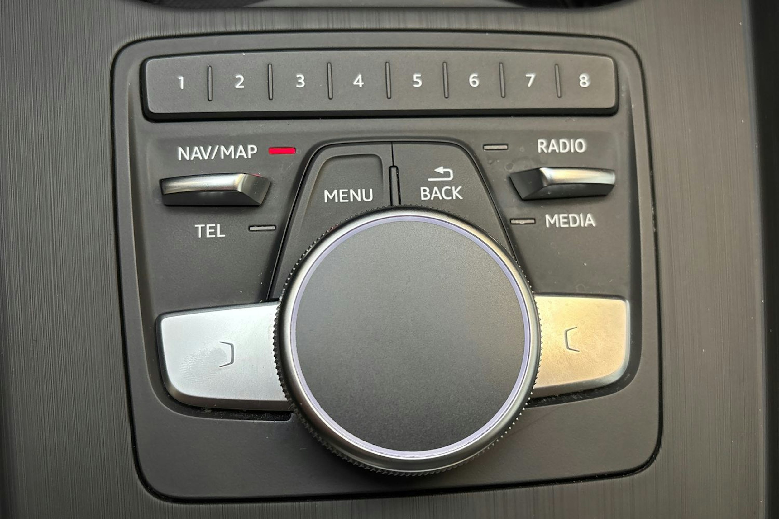 valkoinen Audi A4 2016 kuva 23.