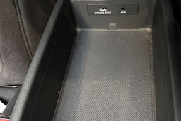 valkoinen Audi A4 2016 kuva 25.