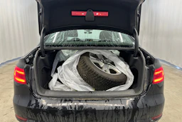 musta Audi A4 2016 kuva 7.